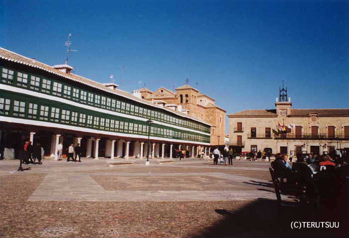 �o�D�����P �B�e �~���[�W�J���w���E�}���`���̒j�x�T���`�� �X�y�C���A�A���}�O���̃}���[���L��