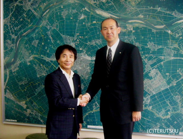 �o�D�����P �̋��R�`������������Ō��c����������