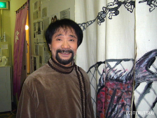 �o�D�����P �V�h�E�̐��i���̐t �V�A�^�[�A�v���y��