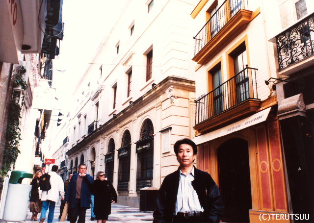 俳優佐藤輝撮影 ミュージカル『ラ・マンチャの男』サンチョ・パンサ セビリア シェルぺス通り牢獄跡